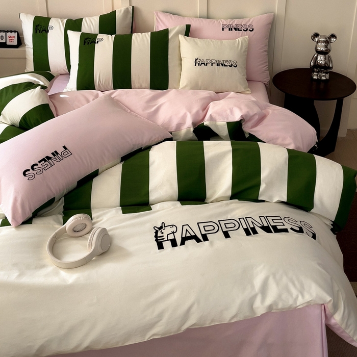 91家纺网 家纺一手货源 找家纺 娜娜 2025新款全棉拼接条纹绣花四件套  马克-宽条绿