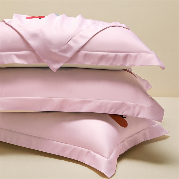 91家纺网 家纺一手货源 找家纺 笙意家纺 2025新款水洗真丝数码印花卡通枕套 考拉