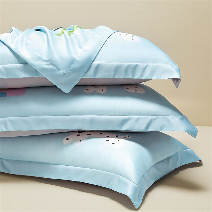 91家纺网 家纺一手货源 找家纺 笙意家纺 2025新款水洗真丝数码印花卡通枕套 斑点狗