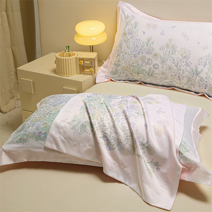 91家纺网 家纺一手货源 找家纺 笙意家纺 2025新款水洗真丝数码印花卡通枕套 游园