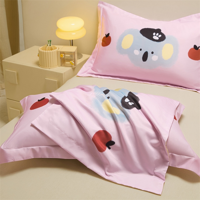 91家纺网 家纺一手货源 找家纺 笙意家纺 2025新款水洗真丝数码印花卡通枕套 考拉