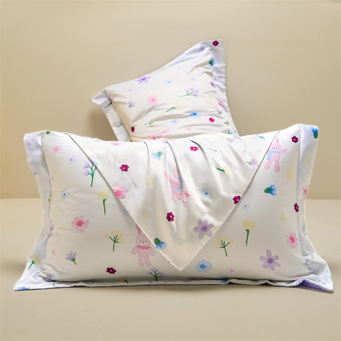 91家纺网 家纺一手货源 找家纺 笙意家纺 2025新款水洗真丝数码印花卡通枕套 幸运小兔