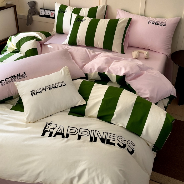 91家纺网 家纺一手货源 找家纺 娜娜 2025新款全棉拼接条纹绣花四件套  马克-宽条绿