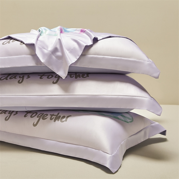 91家纺网 家纺一手货源 找家纺 笙意家纺 2025新款水洗真丝数码印花卡通枕套 小蛋糕