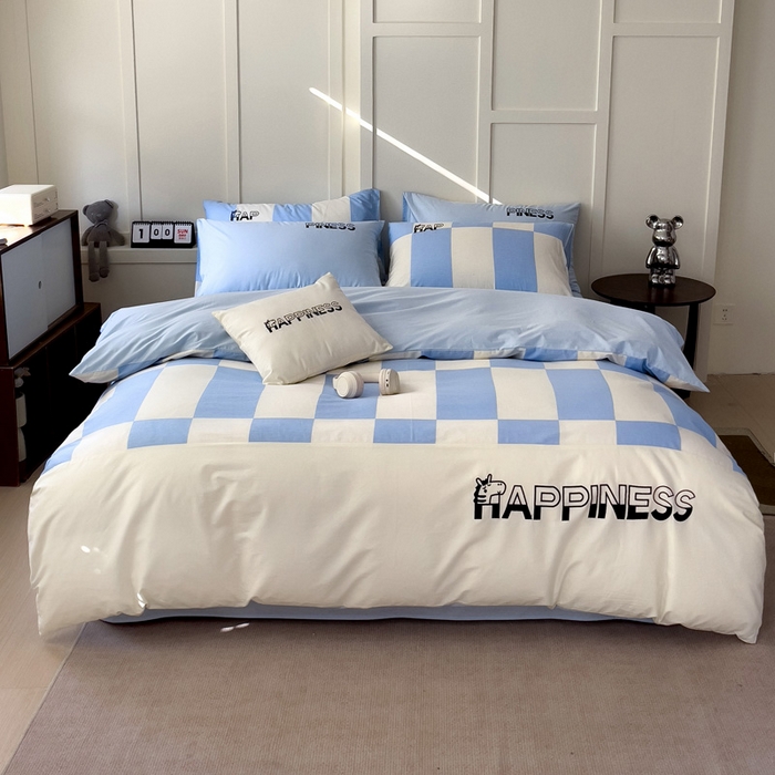 91家纺网 家纺一手货源 找家纺 娜娜 2025新款全棉拼接条纹绣花四件套  马克-格子蓝