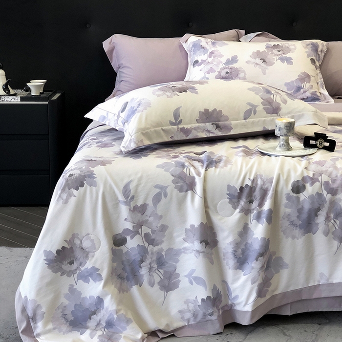 91家纺网 家纺一手货源 找家纺 立奥被业 2025新款雪纺纱夏被超柔数码印花夏被雪纺夏凉被 春风里-灰紫