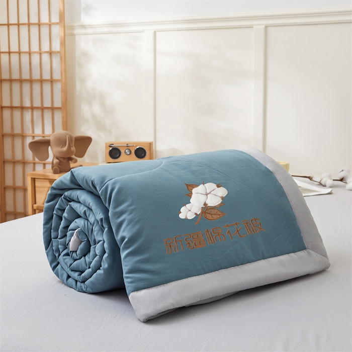 91家纺网 家纺一手货源 找家纺  2025新款A类100%新疆棉花夏凉被纯棉全棉填充毛巾绣绣花纯色双拼原棉空调被夏被 云暖-海岛蓝