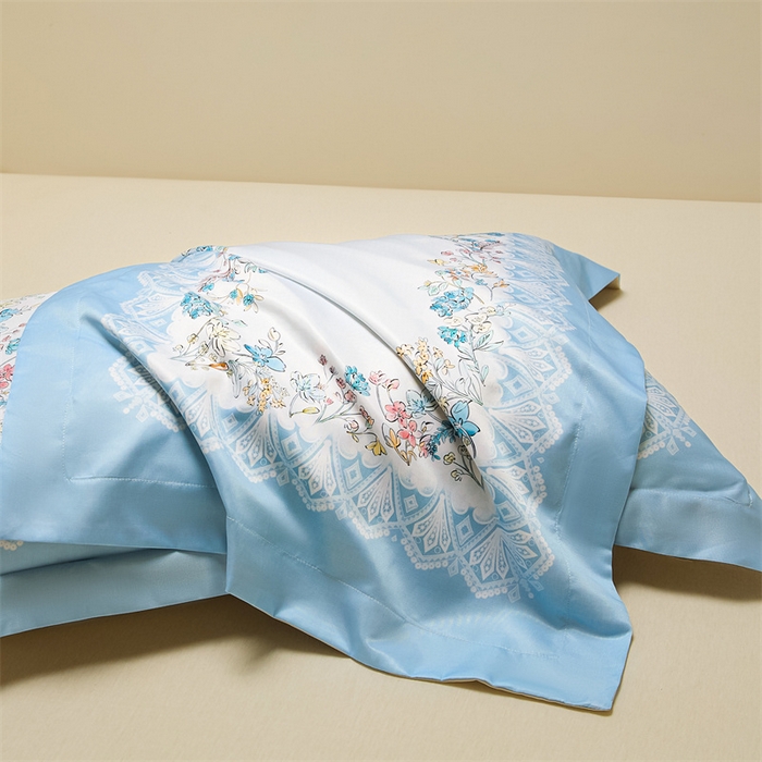 91家纺网 家纺一手货源 找家纺 笙意家纺 2025新款水洗真丝数码印花卡通枕套 花园梦境