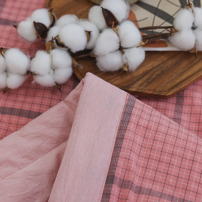 91家纺网 家纺一手货源 找家纺 柠萌家居 2025新款全棉色织水洗棉棉花夏被四件套里外全棉 夏凉被被子被芯 瓦尔粉