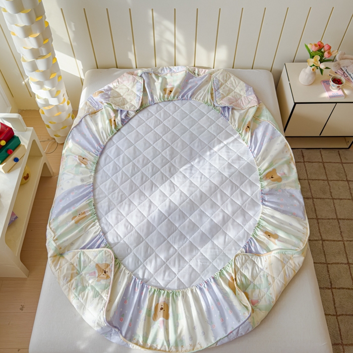 91家纺网 家纺一手货源 找家纺 U品汇 2025新款A类全棉夹棉防水床笠床罩单件隔尿透气床垫加厚防尘可水洗保护套 童话时光