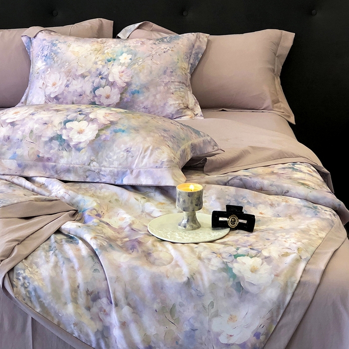 91家纺网 家纺一手货源 找家纺 立奥被业 2025新款雪纺纱夏被超柔数码印花夏被雪纺夏凉被 甜心小姐-灰紫