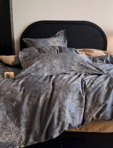 91家纺网 家纺一手货源 找家纺 鹿班家居 2025年春夏款100S长绒棉数码印花系列四件套—挪威森林 挪威森林-深棕