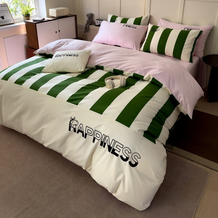 91家纺网 家纺一手货源 找家纺 娜娜 2025新款全棉拼接条纹绣花四件套  马克-宽条绿