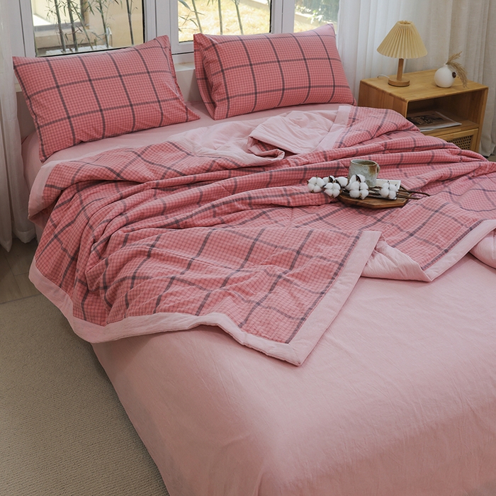 91家纺网 家纺一手货源 找家纺 柠萌家居 2025新款全棉色织水洗棉棉花夏被四件套里外全棉 夏凉被被子被芯 瓦尔粉