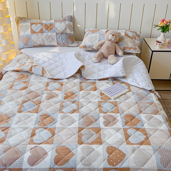 91家纺网 家纺一手货源 找家纺 U品汇 2025新品A类全棉夹棉床盖纯棉100%棉绗缝三件套炕垫褥子13372 G开心日记