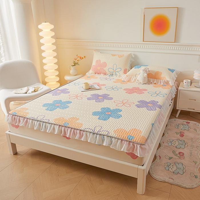 91家纺网 家纺一手货源 找家纺 伊人坊 2025新款A类凉感丝乳胶床笠凉席三件套-花边款 花边-缤纷花季