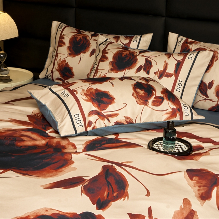 91家纺网 家纺一手货源 找家纺 花沐 2025新款轻奢潮牌亲肤棉纯棉四件套 赤迪