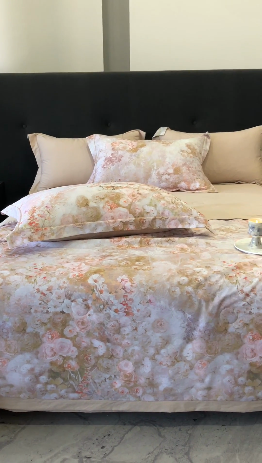 91家纺网 家纺一手货源 找家纺 立奥被业 2025新款雪纺纱夏被超柔数码印花夏被雪纺夏凉被 爱丽丝-米灰