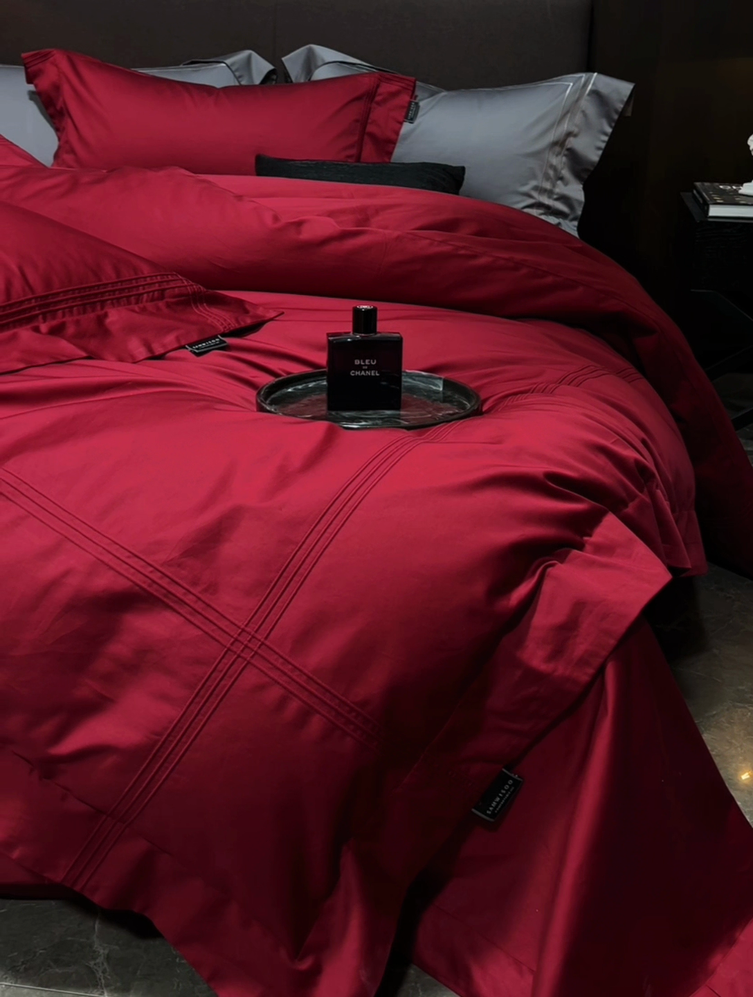 91家纺网 家纺一手货源 找家纺 （总）三味舒屋2025新款S50全棉极致简约质感埋绳婚庆系列柏林朗姆酒红