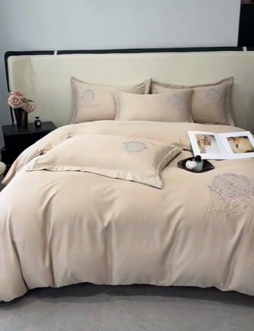 91家纺网 家纺一手货源 找家纺 金阳光 2025新款大花轻奢刺绣款水洗天丝四件套 挪威-卡其