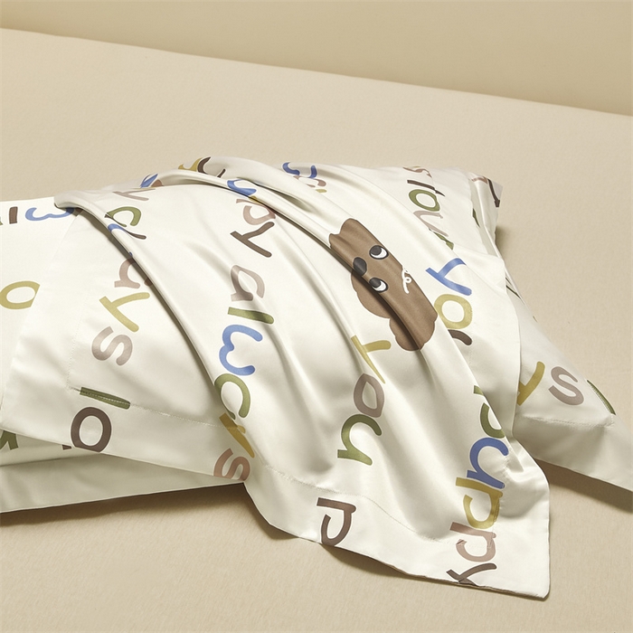 91家纺网 家纺一手货源 找家纺 笙意家纺 2025新款水洗真丝数码印花卡通枕套 泰迪狗