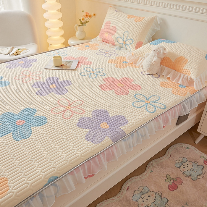 91家纺网 家纺一手货源 找家纺 伊人坊 2025新款A类凉感丝乳胶床笠凉席三件套-花边款 花边-缤纷花季