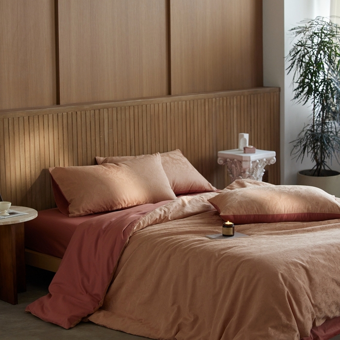 91家纺网 家纺一手货源 找家纺 安莱生活 2025全棉浮雕提花四件套-科林斯系列 科林斯-蜜棕红