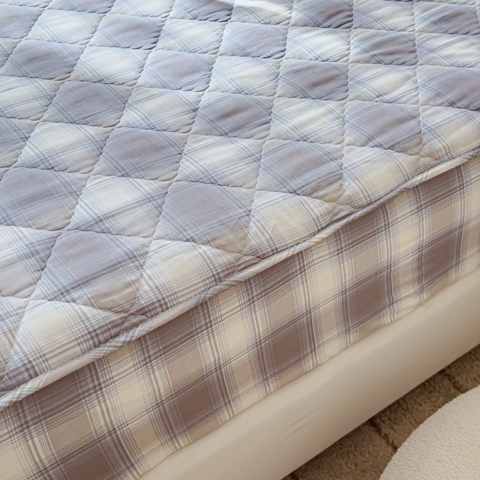 91家纺网 家纺一手货源 找家纺 U品汇 2025新款A类全棉夹棉防水床笠床罩单件隔尿透气床垫加厚防尘可水洗保护套 摩卡条纹-蓝