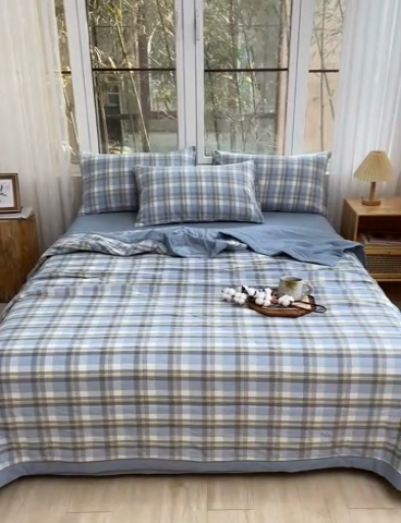 91家纺网 家纺一手货源 找家纺 柠萌家居 2025新款全棉色织水洗棉棉花夏被四件套里外全棉 夏凉被被子被芯 简兮蓝