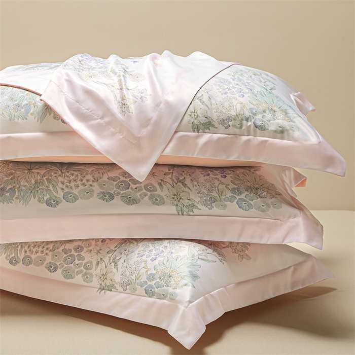 91家纺网 家纺一手货源 找家纺 笙意家纺 2025新款水洗真丝数码印花卡通枕套 游园