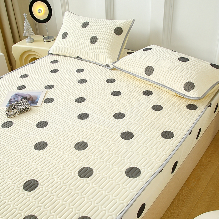 91家纺网 家纺一手货源 找家纺 伊人坊 2025新款A类凉感丝乳胶床笠凉席三件套 黑色波点