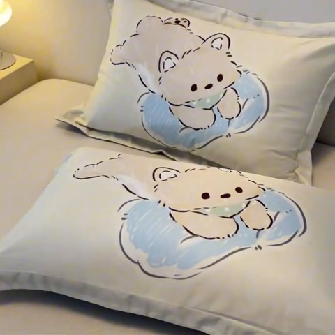91家纺网 家纺一手货源 找家纺 笙意家纺 2025新款水洗真丝数码印花卡通枕套 萌猫