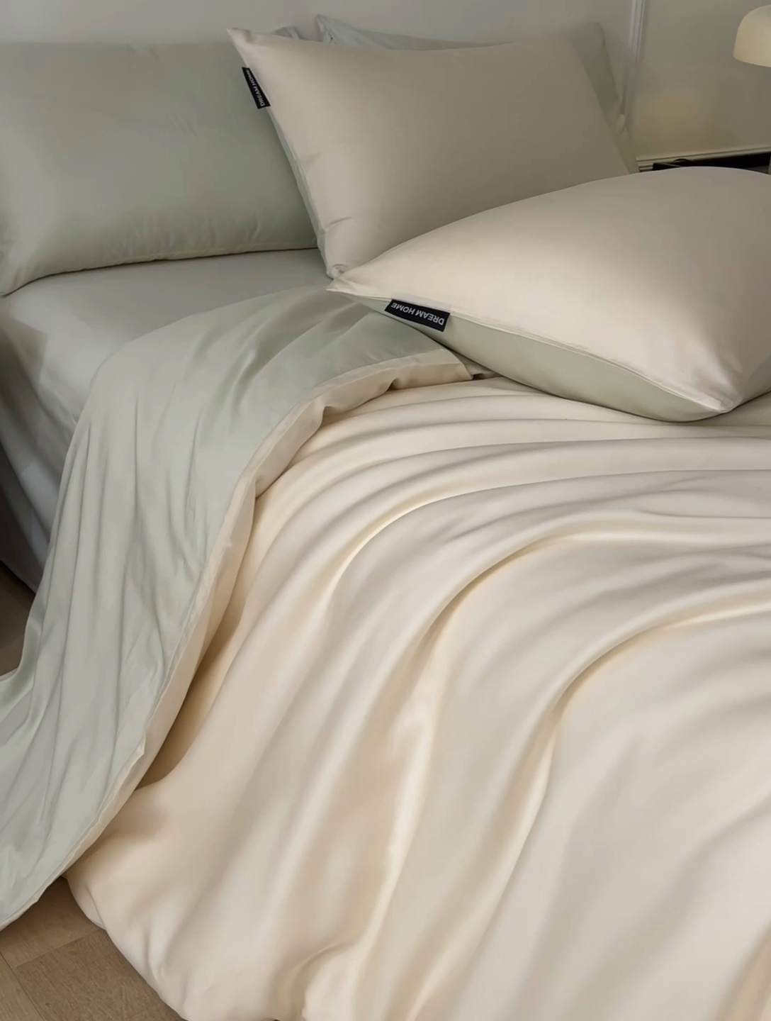 91家纺网 家纺一手货源 找家纺 笙意家纺 2025新款水洗真丝简约时尚四件套-简爱系列 简爱-奶昔白+水果清香