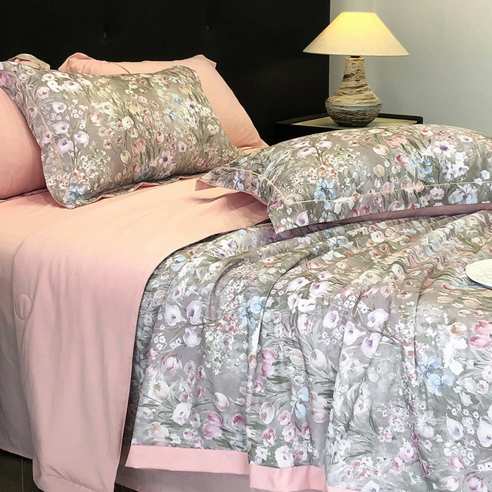 91家纺网 家纺一手货源 找家纺 立奥被业 2025新款雪纺纱夏被超柔数码印花夏被雪纺夏凉被 绽放-水粉