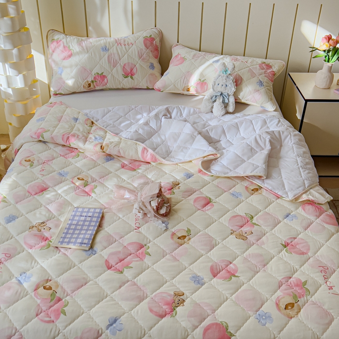 91家纺网 家纺一手货源 找家纺 U品汇 2025新品A类全棉夹棉床盖纯棉100%棉绗缝三件套炕垫褥子13372 G蜜桃松鼠