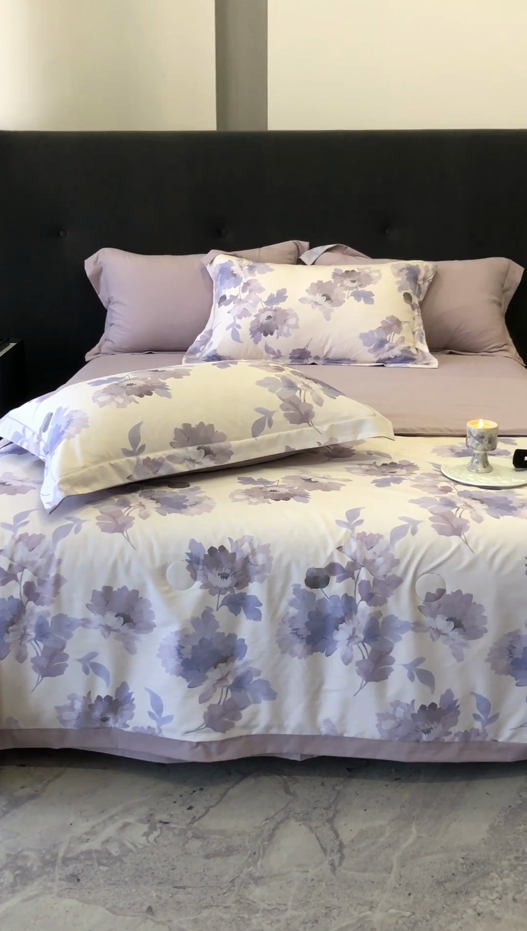 91家纺网 家纺一手货源 找家纺 立奥被业 2025新款雪纺纱夏被超柔数码印花夏被雪纺夏凉被 春风里-灰紫