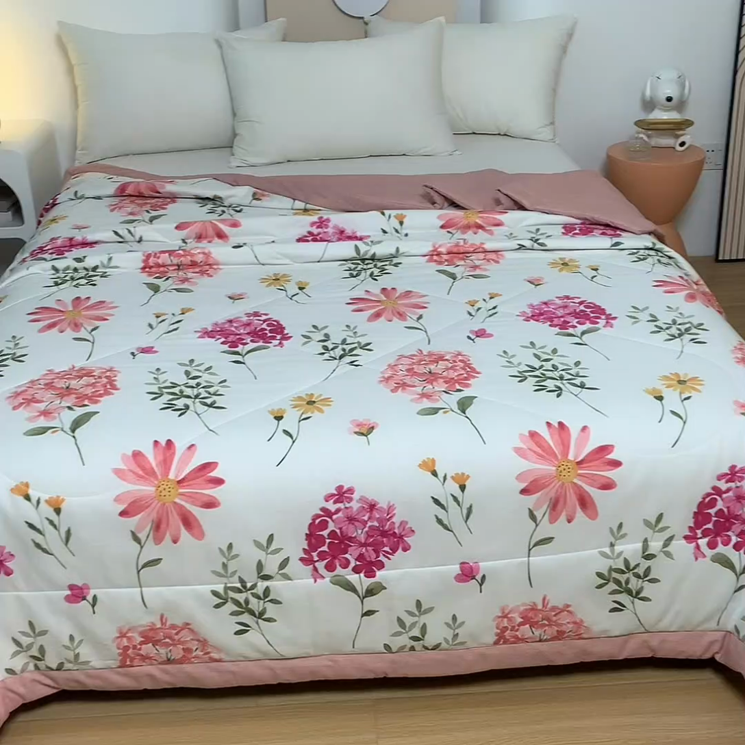 91家纺网 家纺一手货源 找家纺 羽梦家纺 2025新款新疆棉花全棉夏凉被被子被芯 山茶花开粉