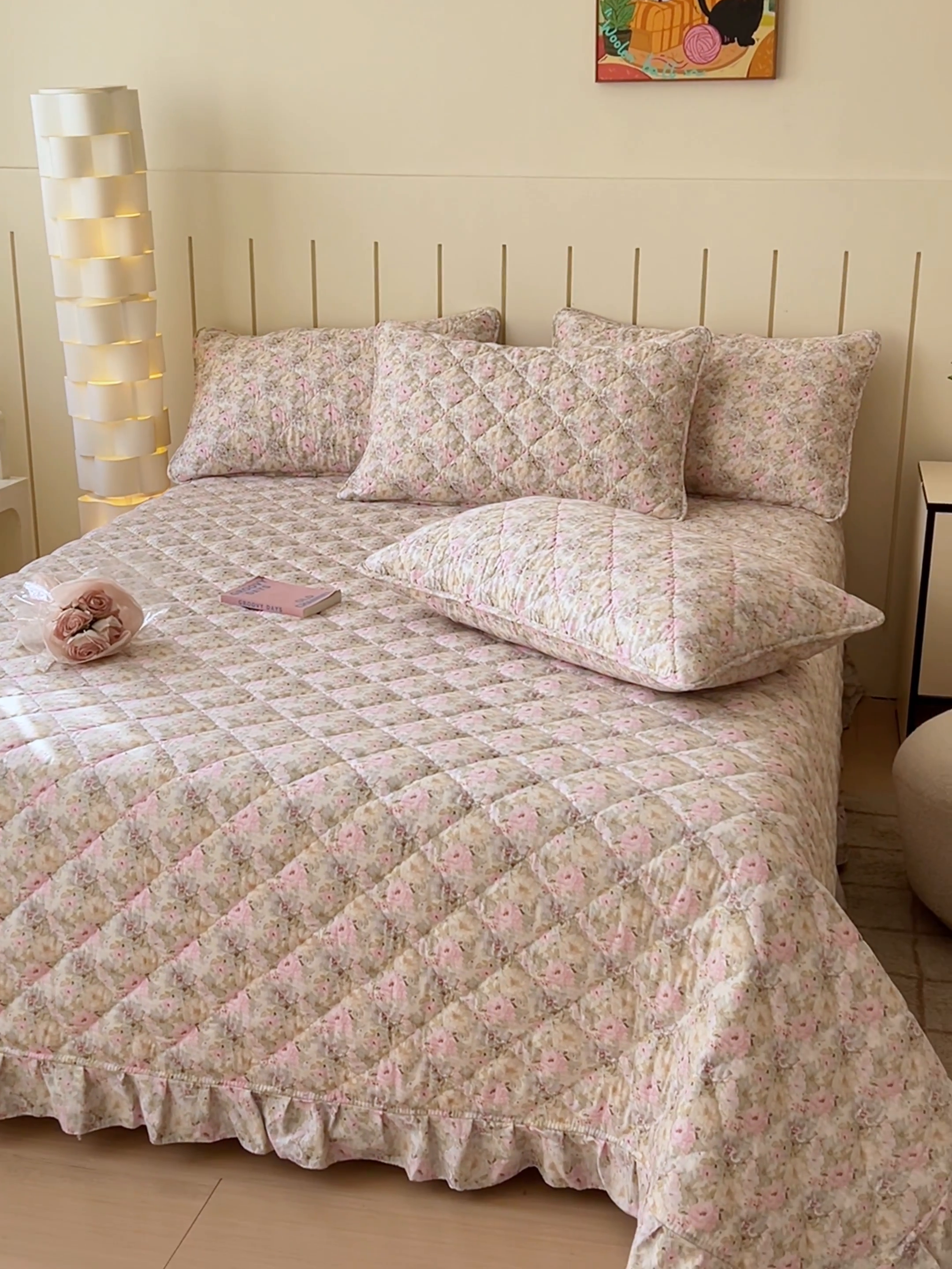 91家纺网 家纺一手货源 找家纺 U品汇 2025新品A类全棉夹棉床盖纯棉100%棉绗缝三件套炕垫褥子13372 G杏园暖秋-粉