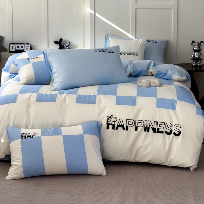 91家纺网 家纺一手货源 找家纺 娜娜 2025新款全棉拼接条纹绣花四件套  马克-格子蓝