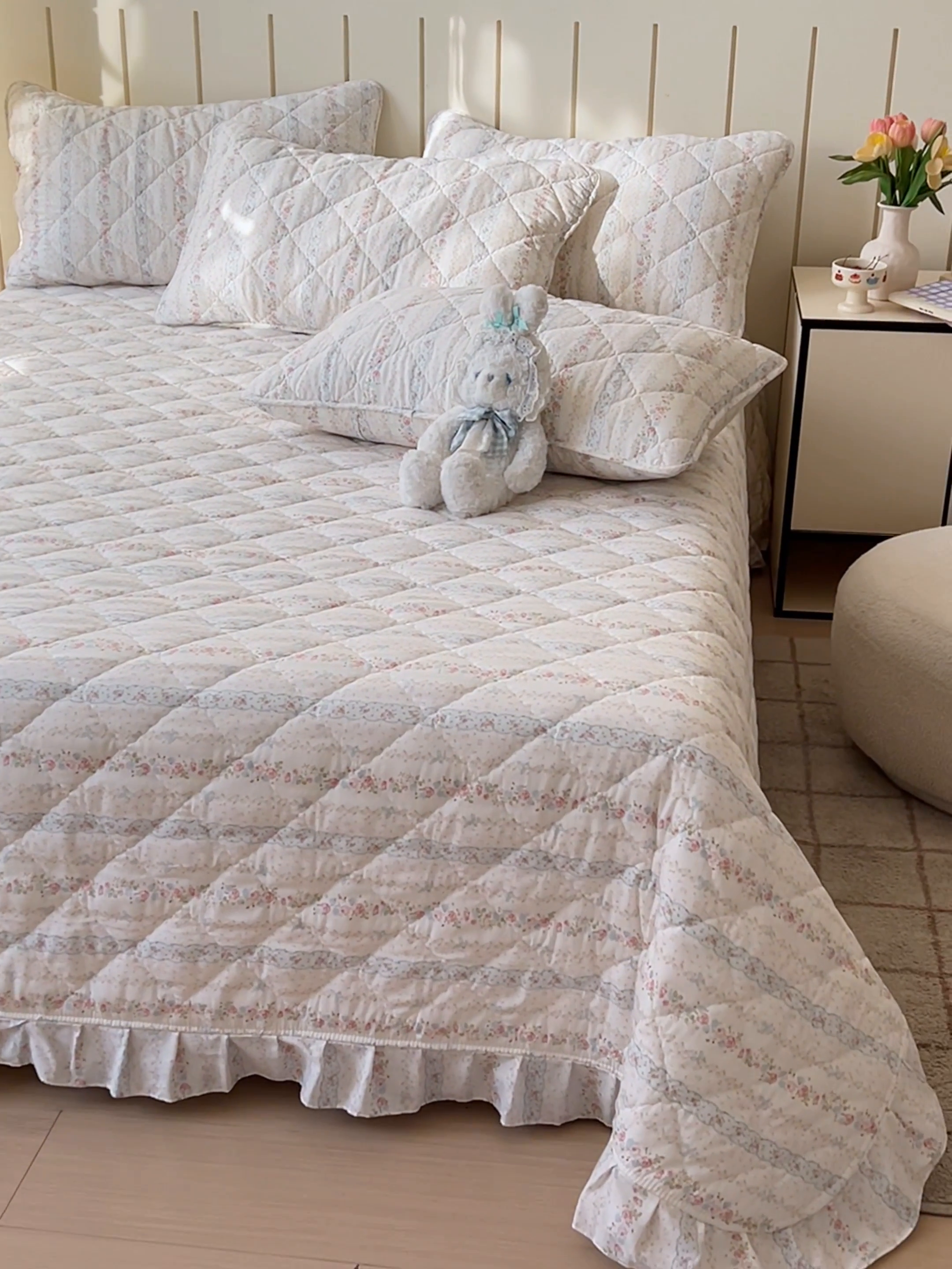 91家纺网 家纺一手货源 找家纺 U品汇 2025新品A类全棉夹棉床盖纯棉100%棉绗缝三件套炕垫褥子13372 G轻悠花梦