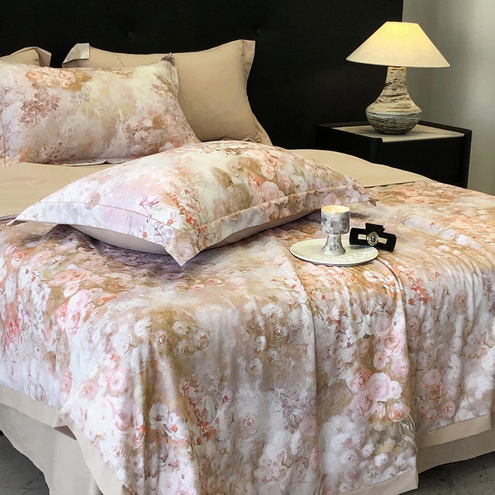 91家纺网 家纺一手货源 找家纺 立奥被业 2025新款雪纺纱夏被超柔数码印花夏被雪纺夏凉被 爱丽丝-米灰