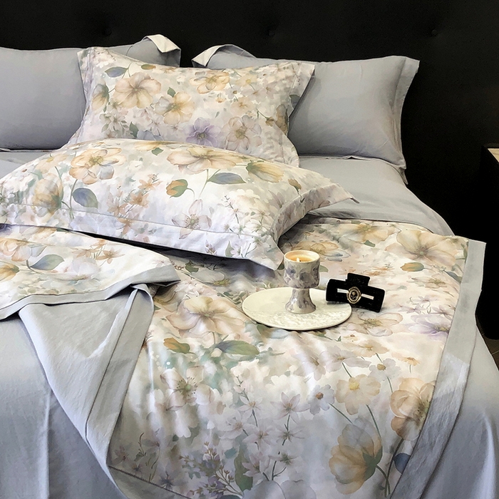 91家纺网 家纺一手货源 找家纺 立奥被业 2025新款雪纺纱夏被超柔数码印花夏被雪纺夏凉被 海棠-浅灰