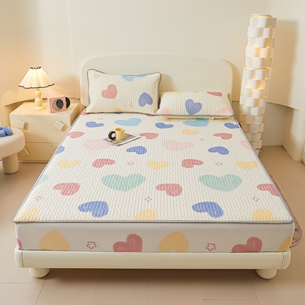 91家纺网 家纺一手货源 找家纺 伊人坊 2025新款A类凉感丝乳胶床笠凉席三件套 心欢喜