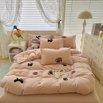 91家纺网 家纺一手货源 找家纺 韩巢家纺 2025款四季通用超柔水洗棉毛巾绣四件套-幸运猫系列  幸运猫奶咖