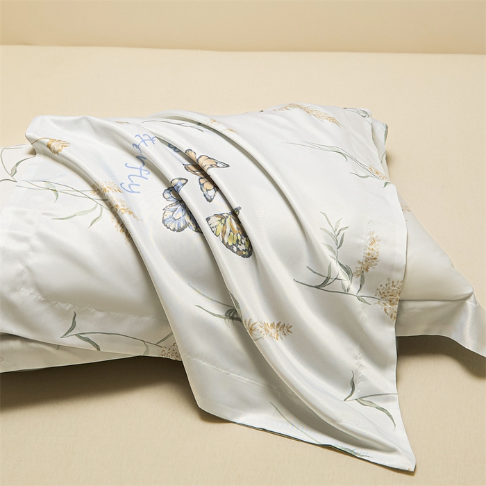 91家纺网 家纺一手货源 找家纺 笙意家纺 2025新款水洗真丝数码印花卡通枕套 恋蝶