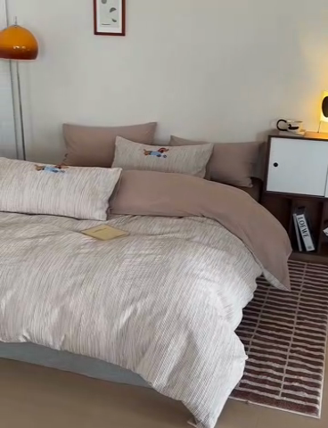 91家纺网 家纺一手货源 找家纺 怡家居 2025新款色织大提花立体毛巾绣四件套 咖条腊肠狗