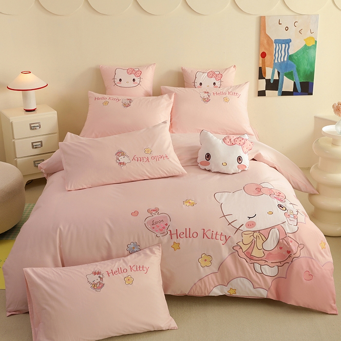 91家纺网 家纺一手货源 找家纺 绒棉世家 2025绒棉世家新款全棉水洗棉贴布绣专版四件套 HelloKitty