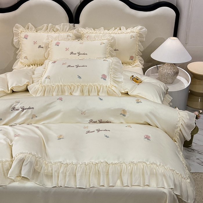 91家纺网 家纺一手货源 找家纺 花香四季家纺 2025新款法式蕾丝裙边刺绣仙女公主风四件套 玫瑰米