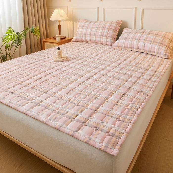 91家纺网 家纺一手货源 找家纺 恋绒家纺 2025新款无印风床褥床护垫宿舍床垫亲肤水洗棉软床垫 粉灰格