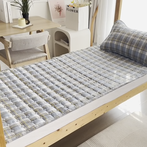 91家纺网 家纺一手货源 找家纺 恋绒家纺 无印风高低床学生床褥水洗棉宿舍上下铺软床垫 灰蓝格